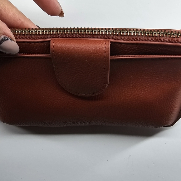 UNIVERSAL THREADS WRISLET FAUX LEATHER - Picture 2 of 5